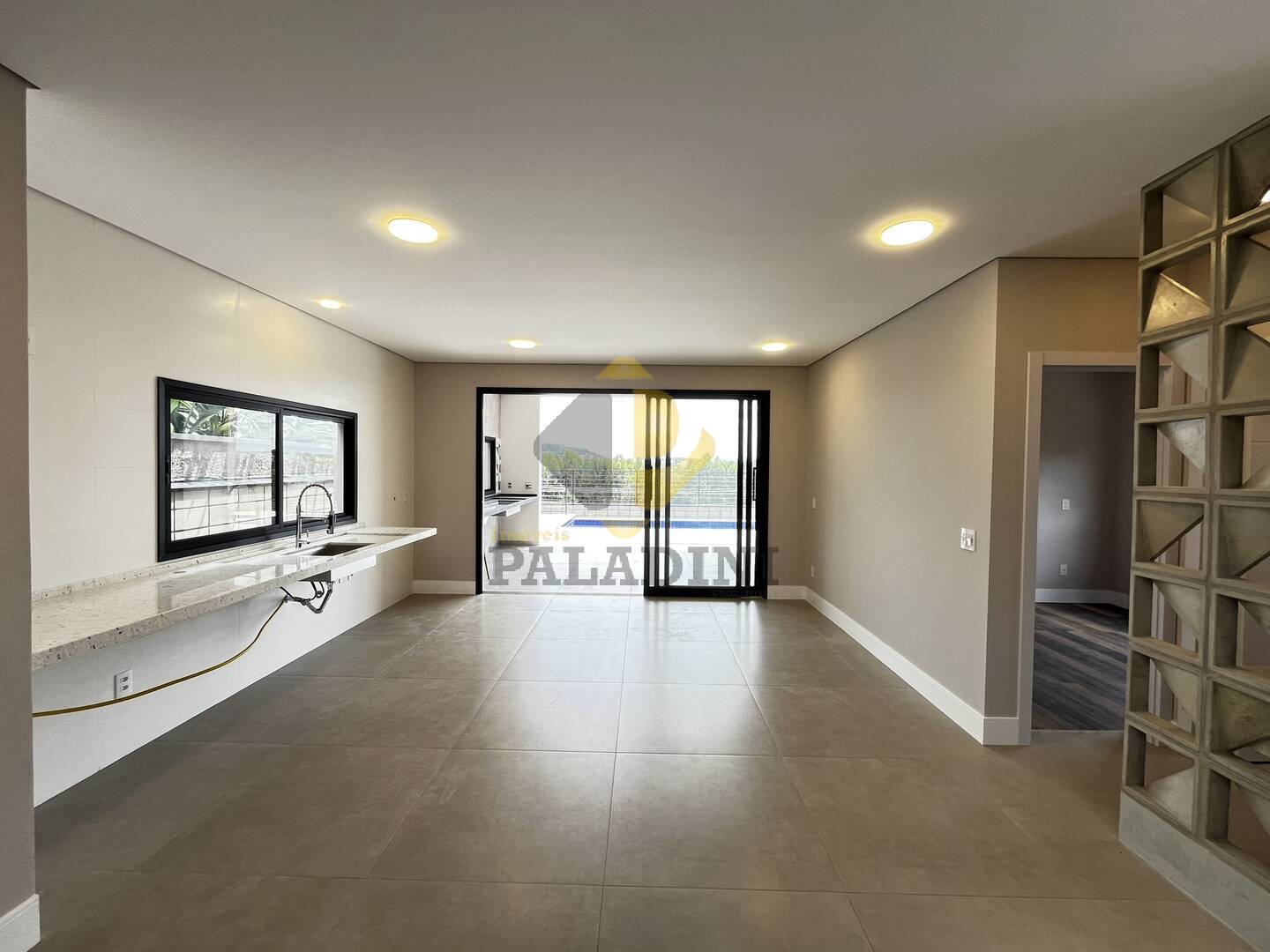 Casa, 4 quartos, 240 m² - Foto 9