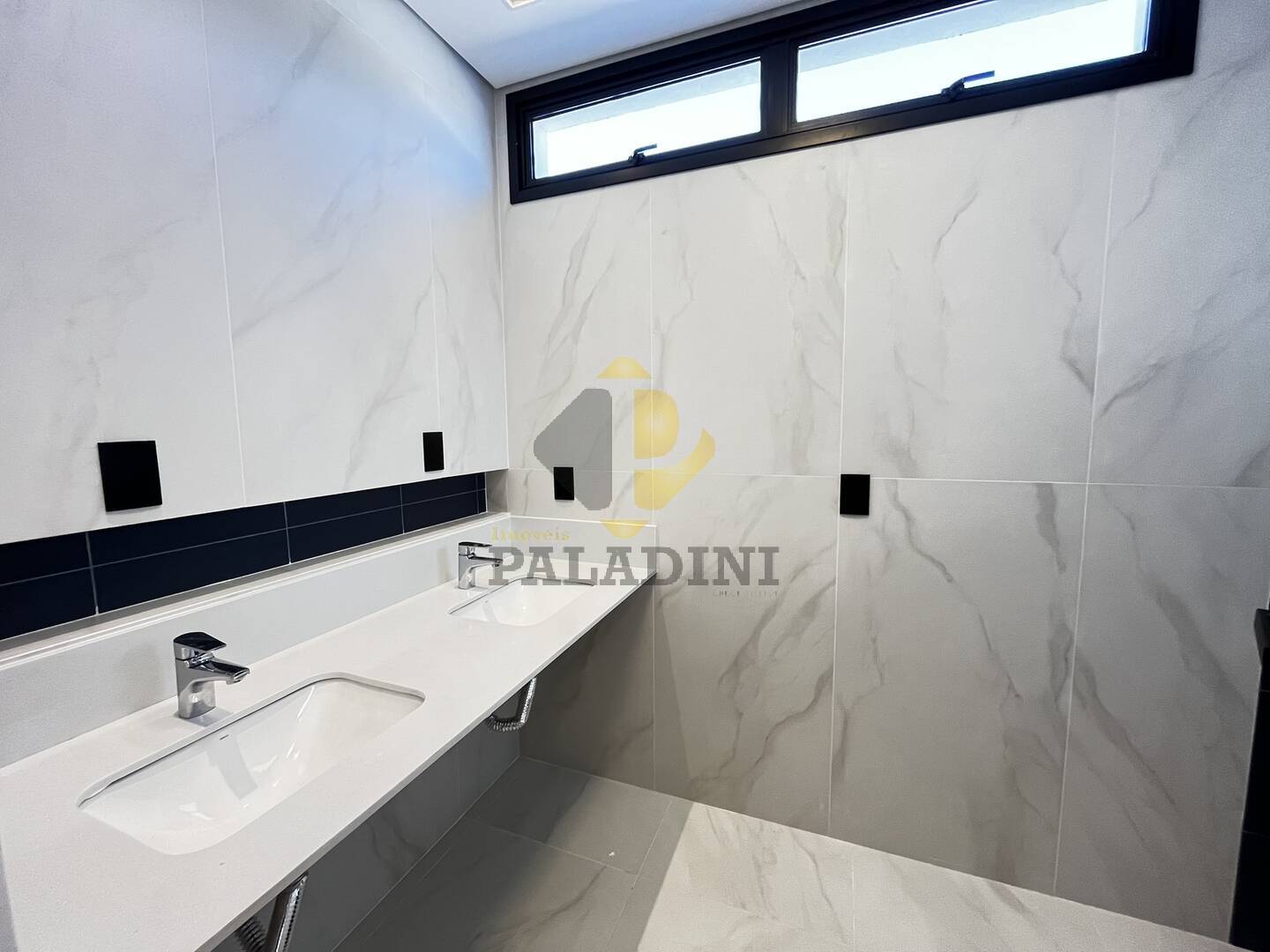 Casa à venda com 3 quartos, 245m² - Foto 18