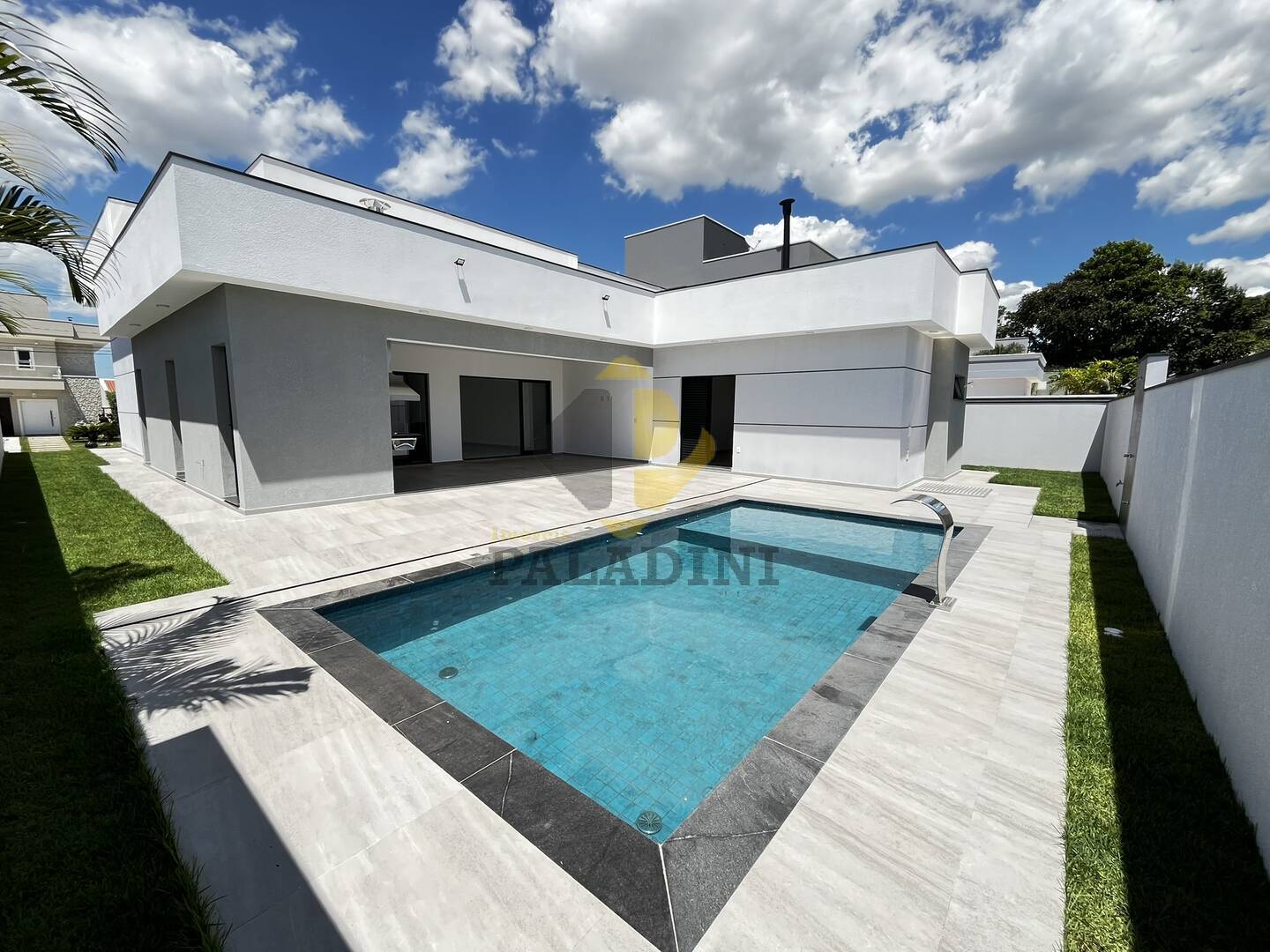 Casa, 3 quartos, 260 m² - Foto 1