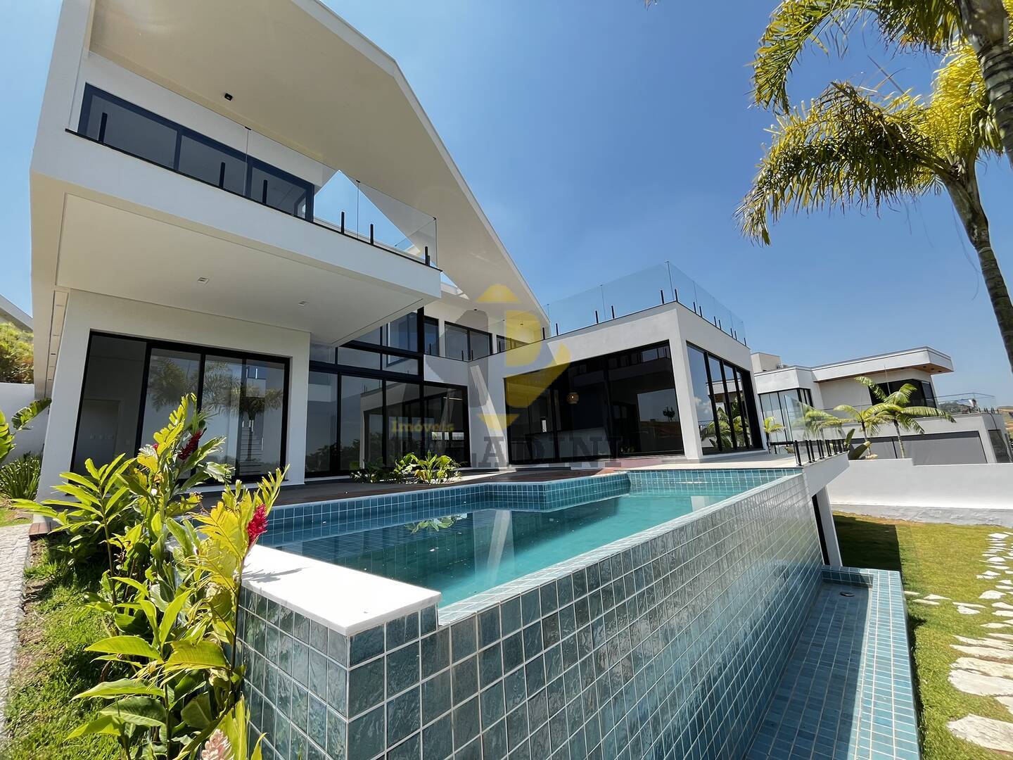 Casa, 5 quartos, 602 m² - Foto 1