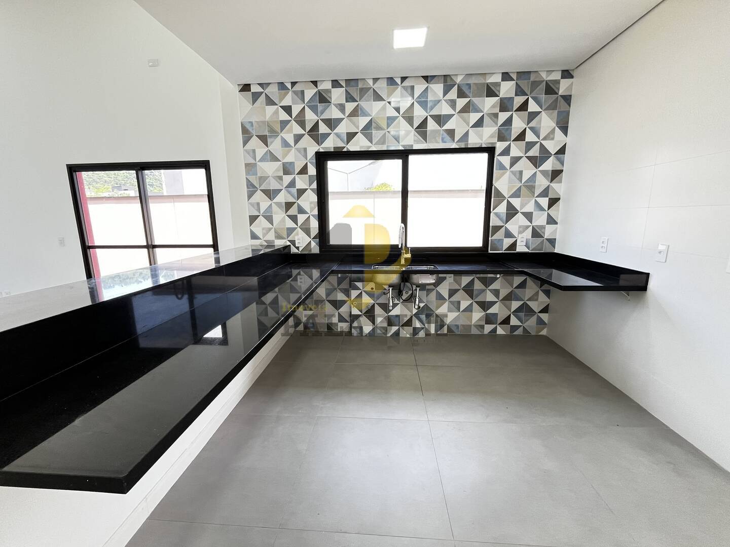 Casa à venda com 3 quartos, 195m² - Foto 7