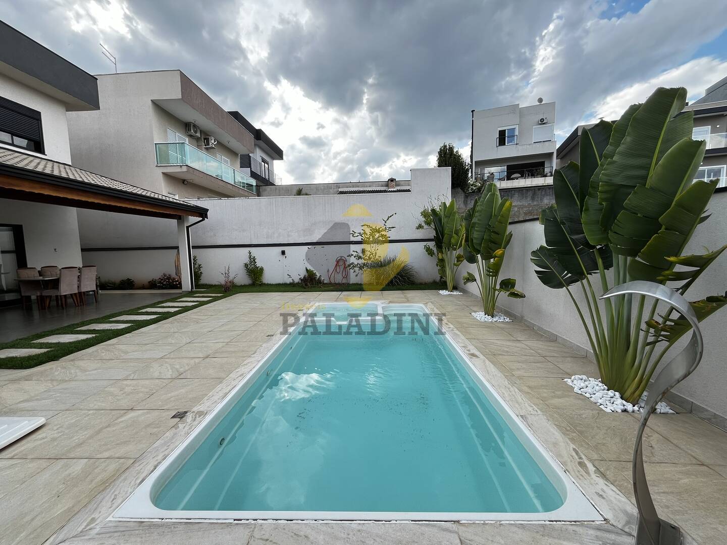 Casa de Condomínio à venda e aluguel com 3 quartos, 243m² - Foto 17