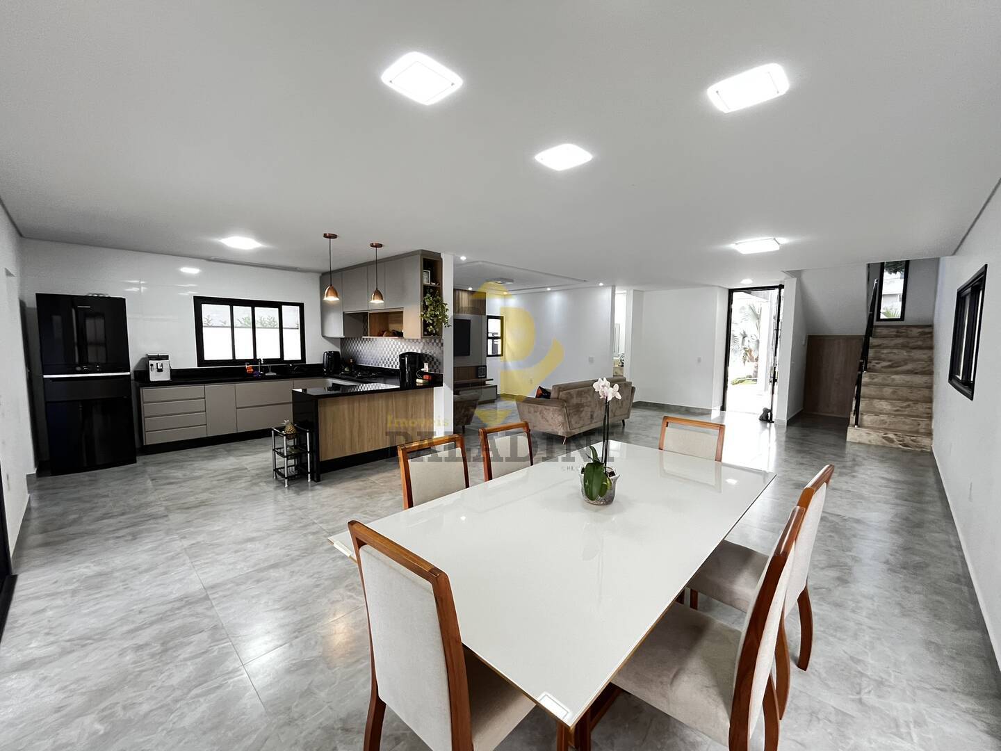 Casa de Condomínio à venda e aluguel com 3 quartos, 243m² - Foto 6