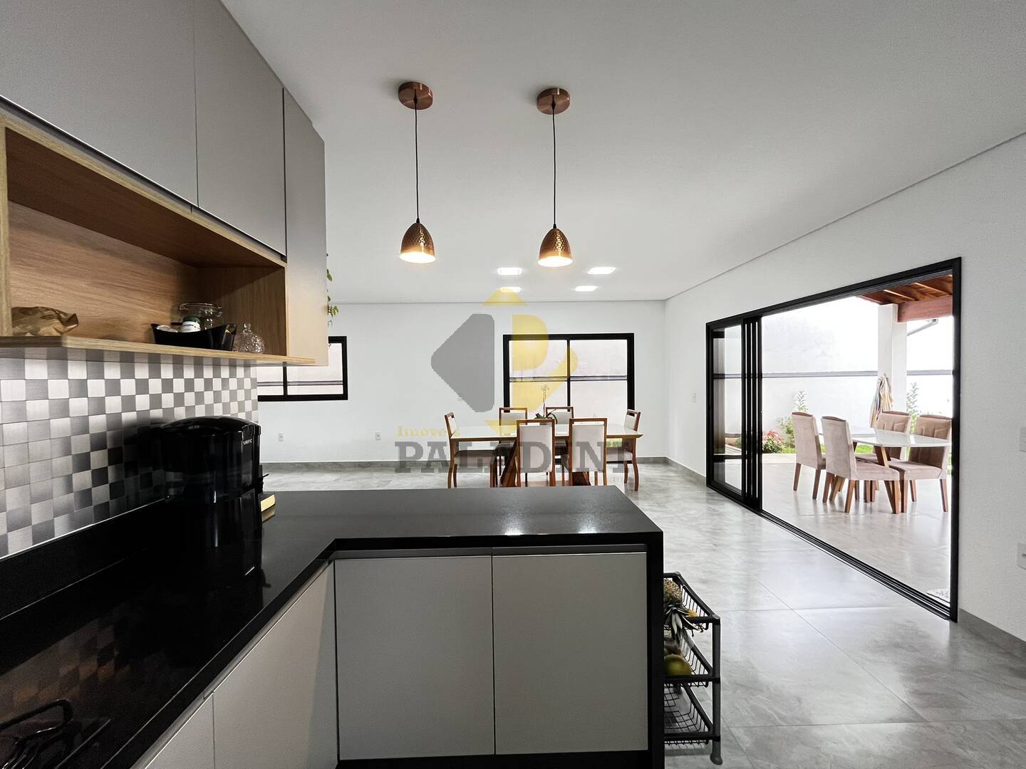 Casa de Condomínio à venda e aluguel com 3 quartos, 243m² - Foto 10