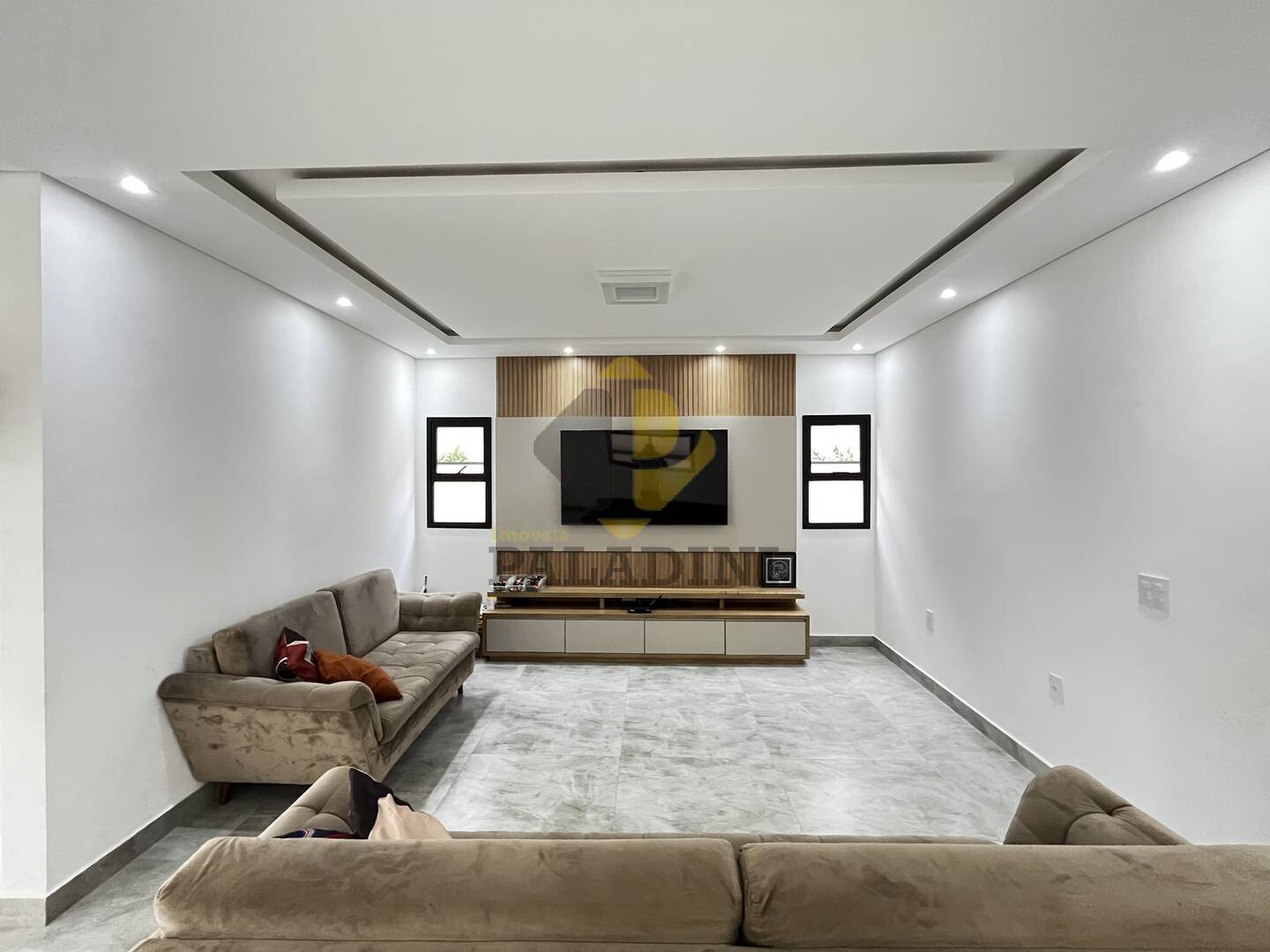 Casa de Condomínio à venda e aluguel com 3 quartos, 243m² - Foto 5