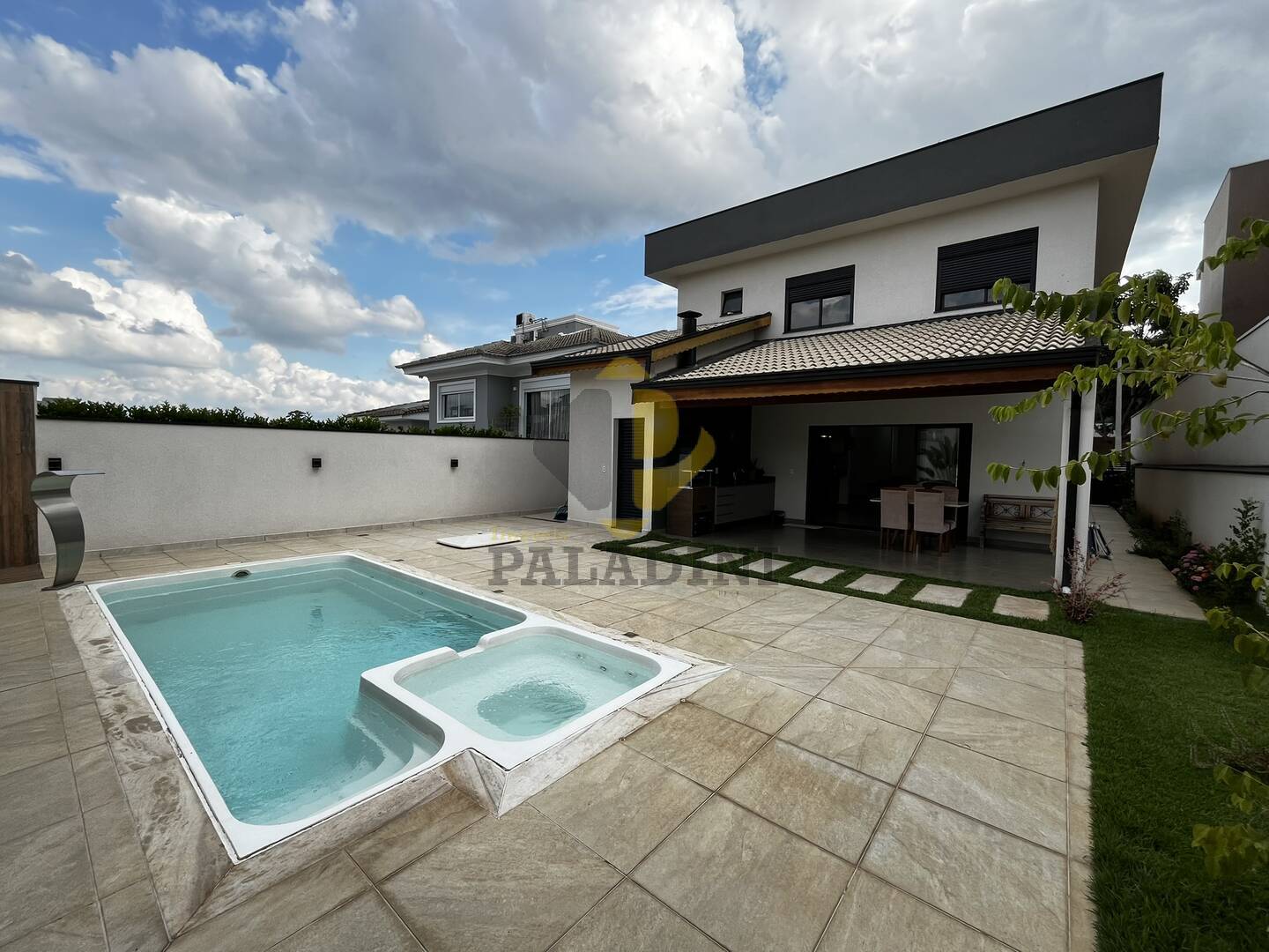 Casa de Condomínio à venda e aluguel com 3 quartos, 243m² - Foto 29