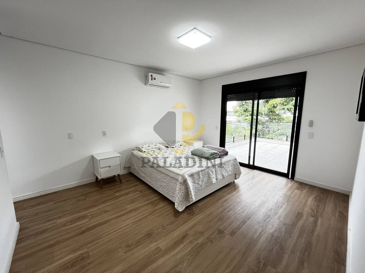 Casa de Condomínio à venda e aluguel com 3 quartos, 243m² - Foto 19