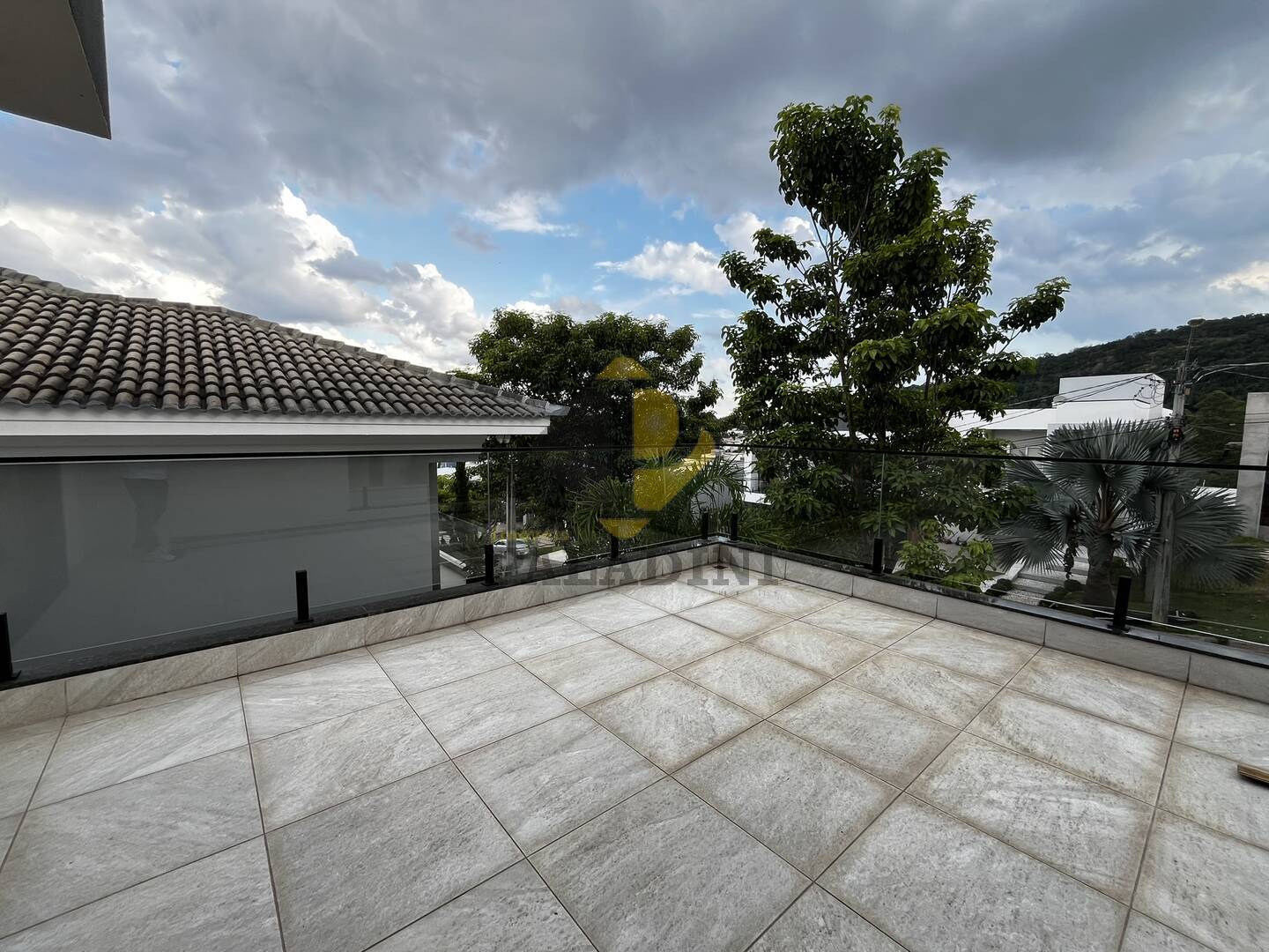 Casa de Condomínio à venda e aluguel com 3 quartos, 243m² - Foto 28