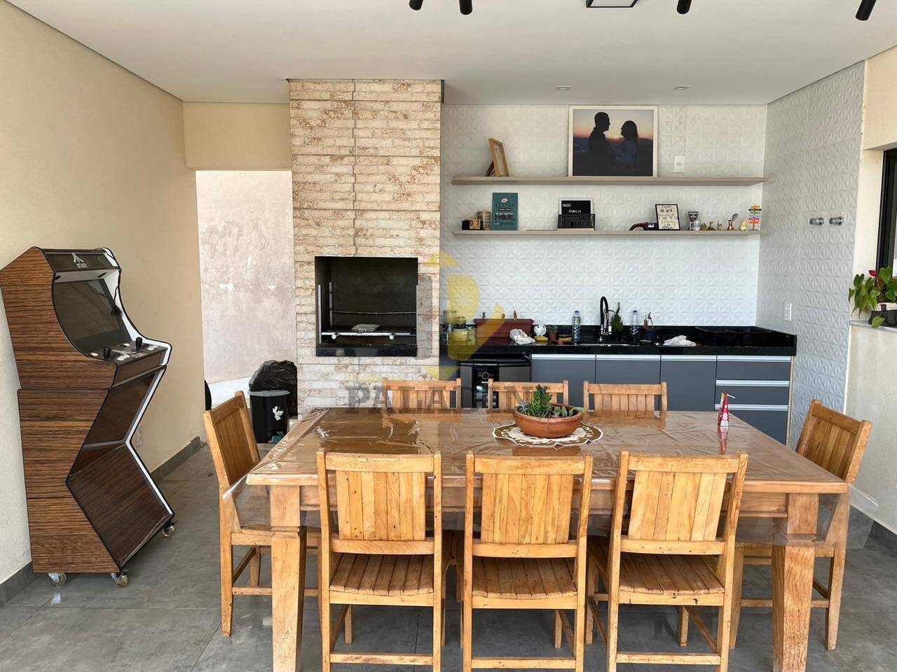 Casa à venda com 3 quartos, 270m² - Foto 4