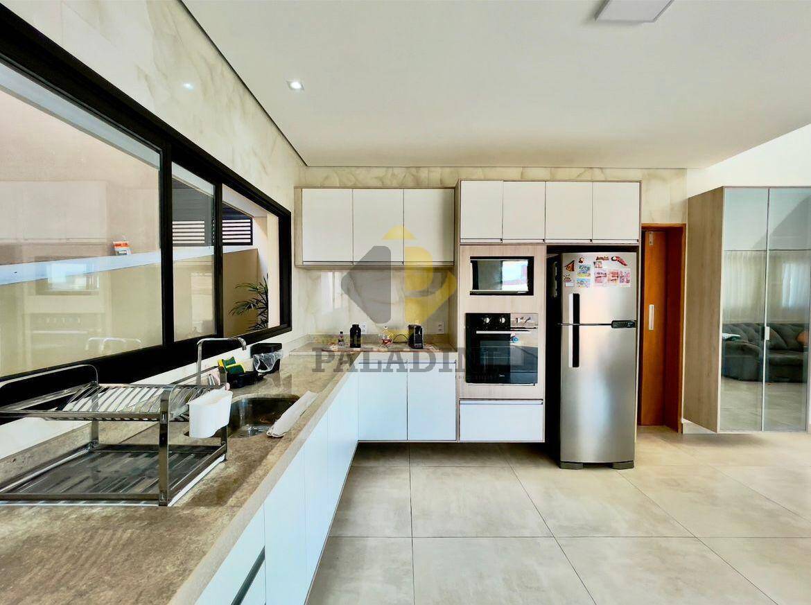 Casa à venda com 3 quartos, 270m² - Foto 3