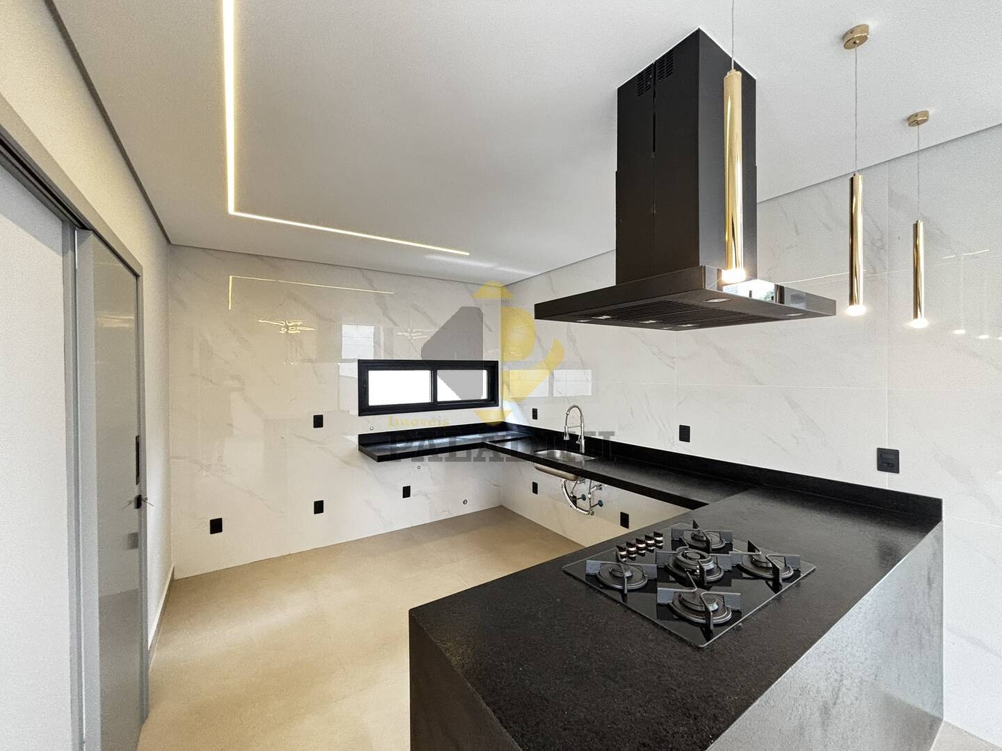 Casa à venda com 4 quartos, 265m² - Foto 14