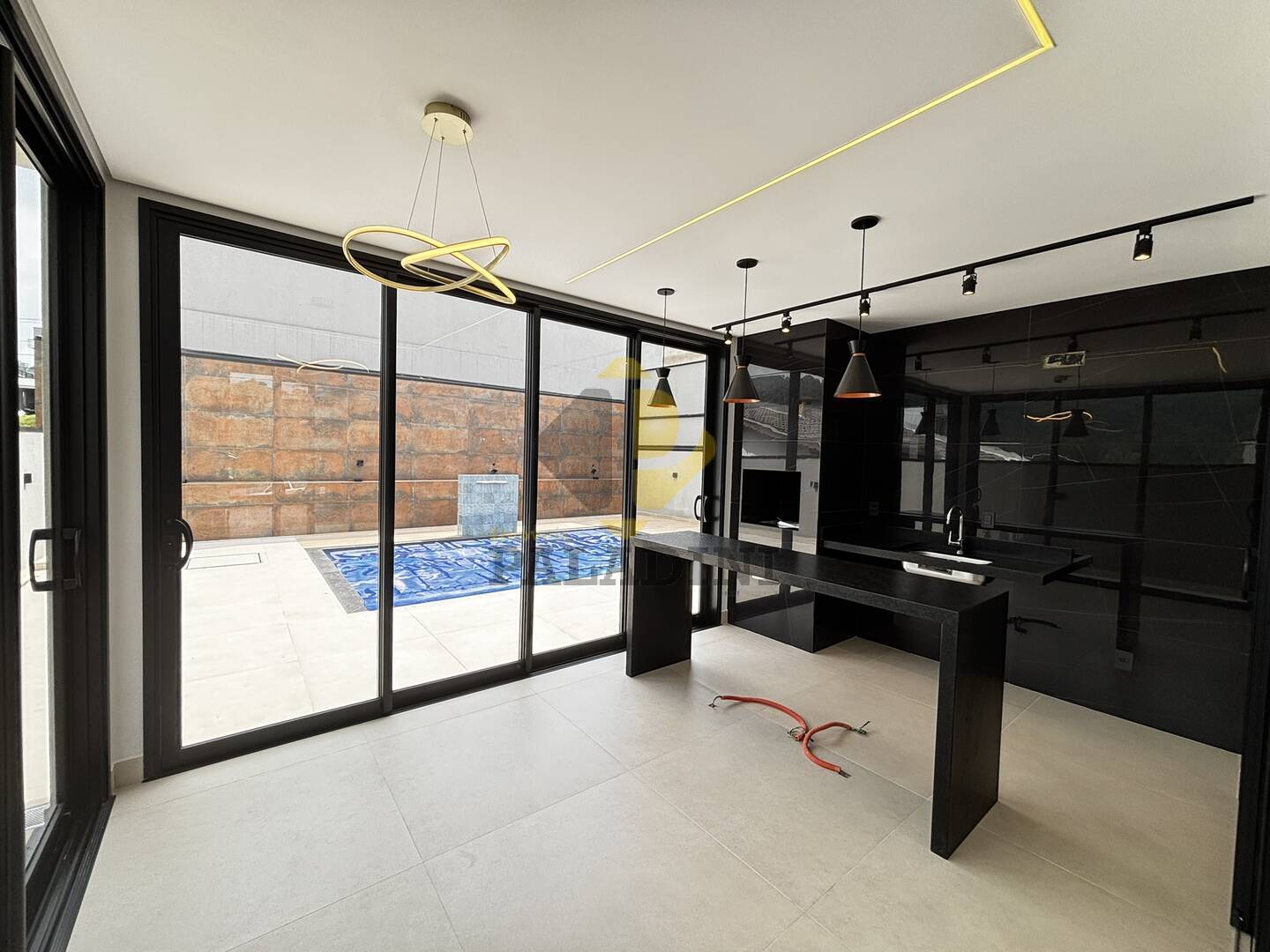 Casa à venda com 4 quartos, 265m² - Foto 17