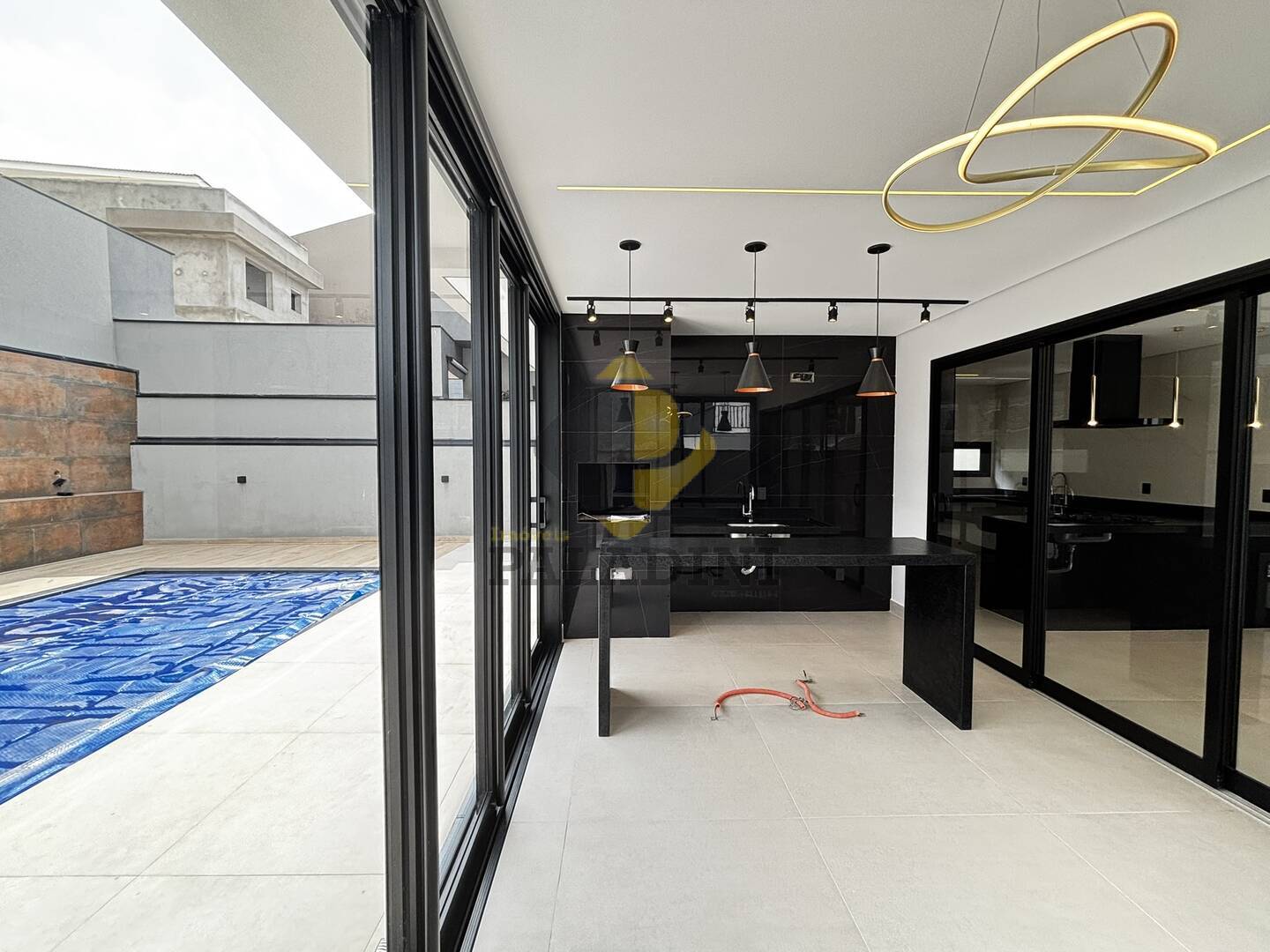 Casa à venda com 4 quartos, 265m² - Foto 18