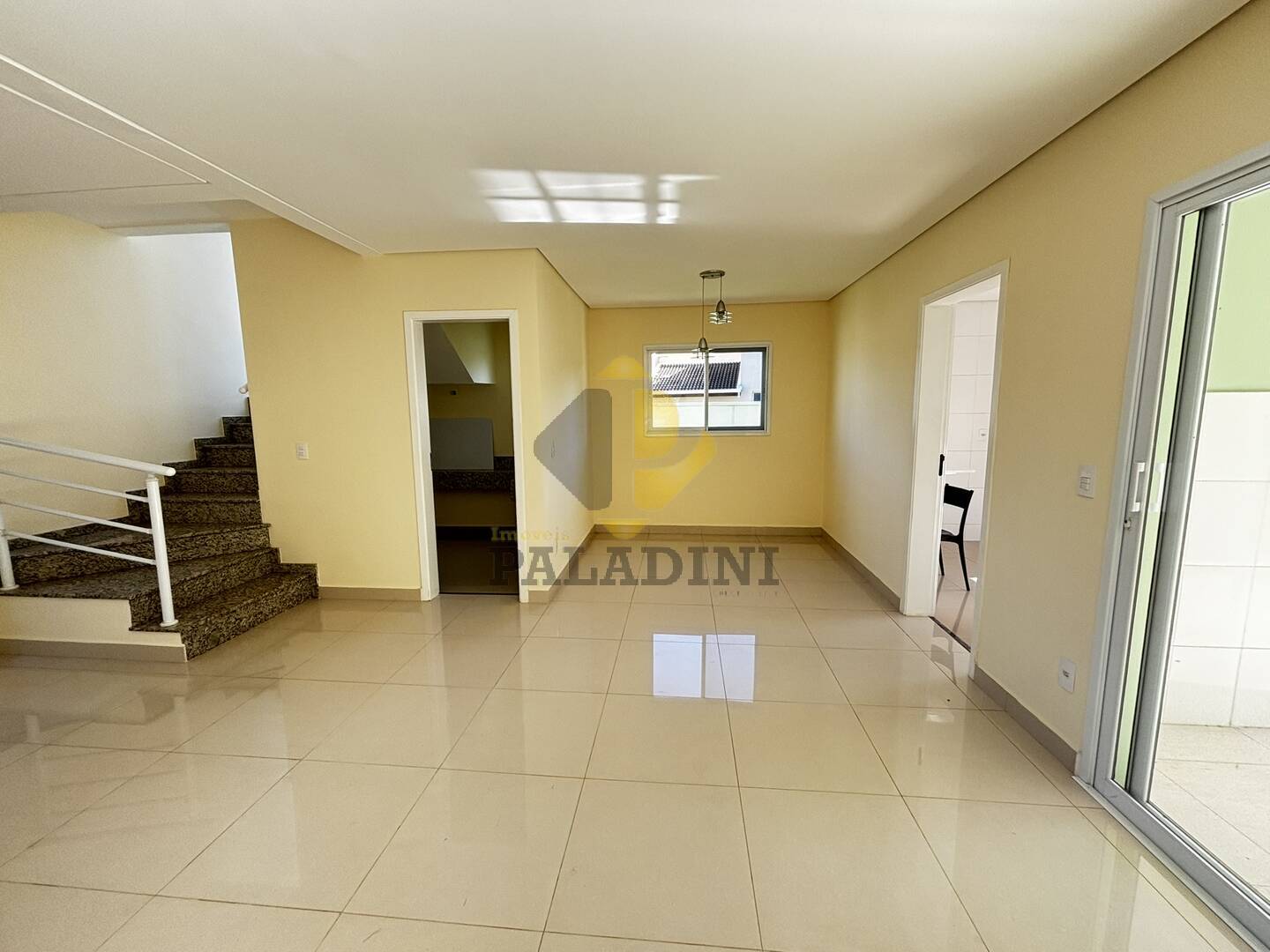 Casa à venda e aluguel com 3 quartos, 210m² - Foto 8