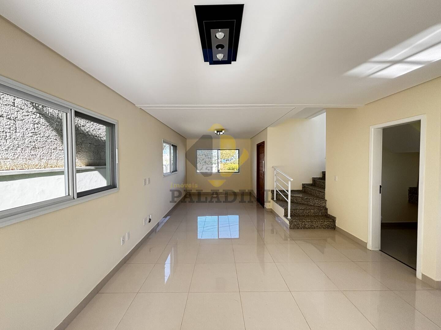 Casa à venda e aluguel com 3 quartos, 210m² - Foto 6