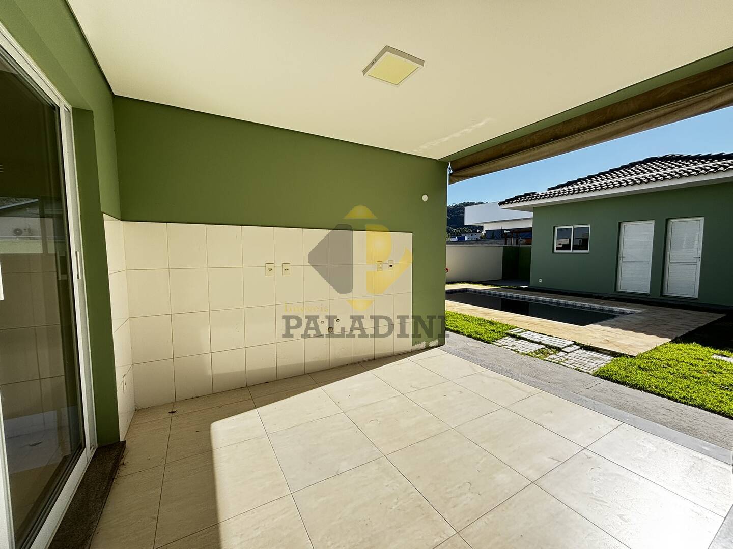 Casa à venda e aluguel com 3 quartos, 210m² - Foto 21