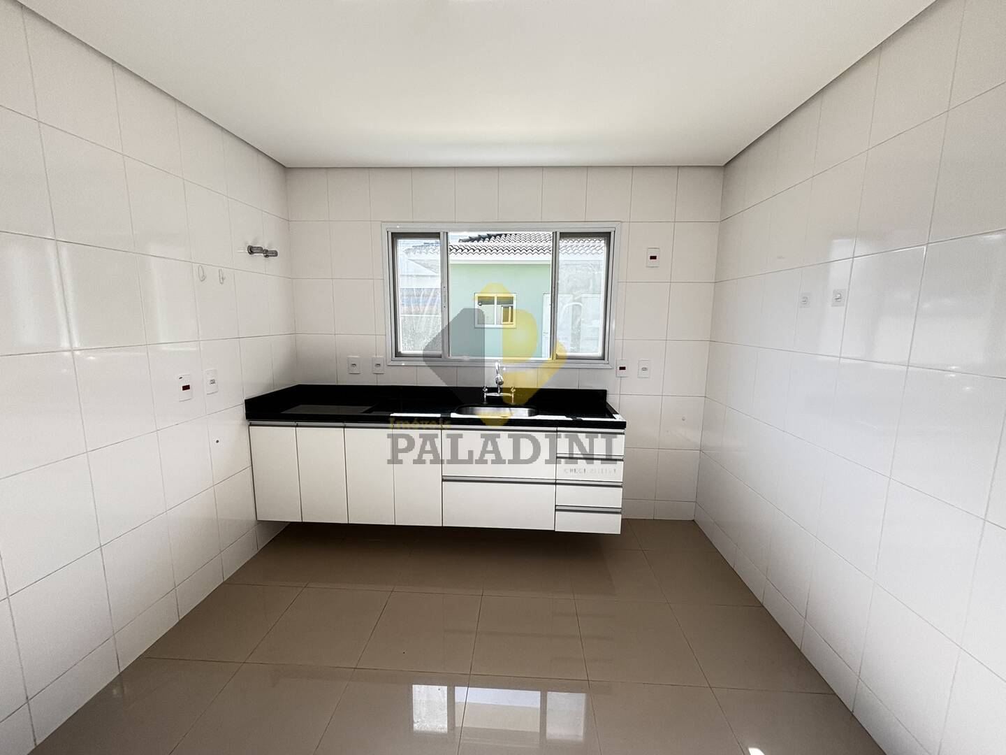 Casa à venda e aluguel com 3 quartos, 210m² - Foto 10