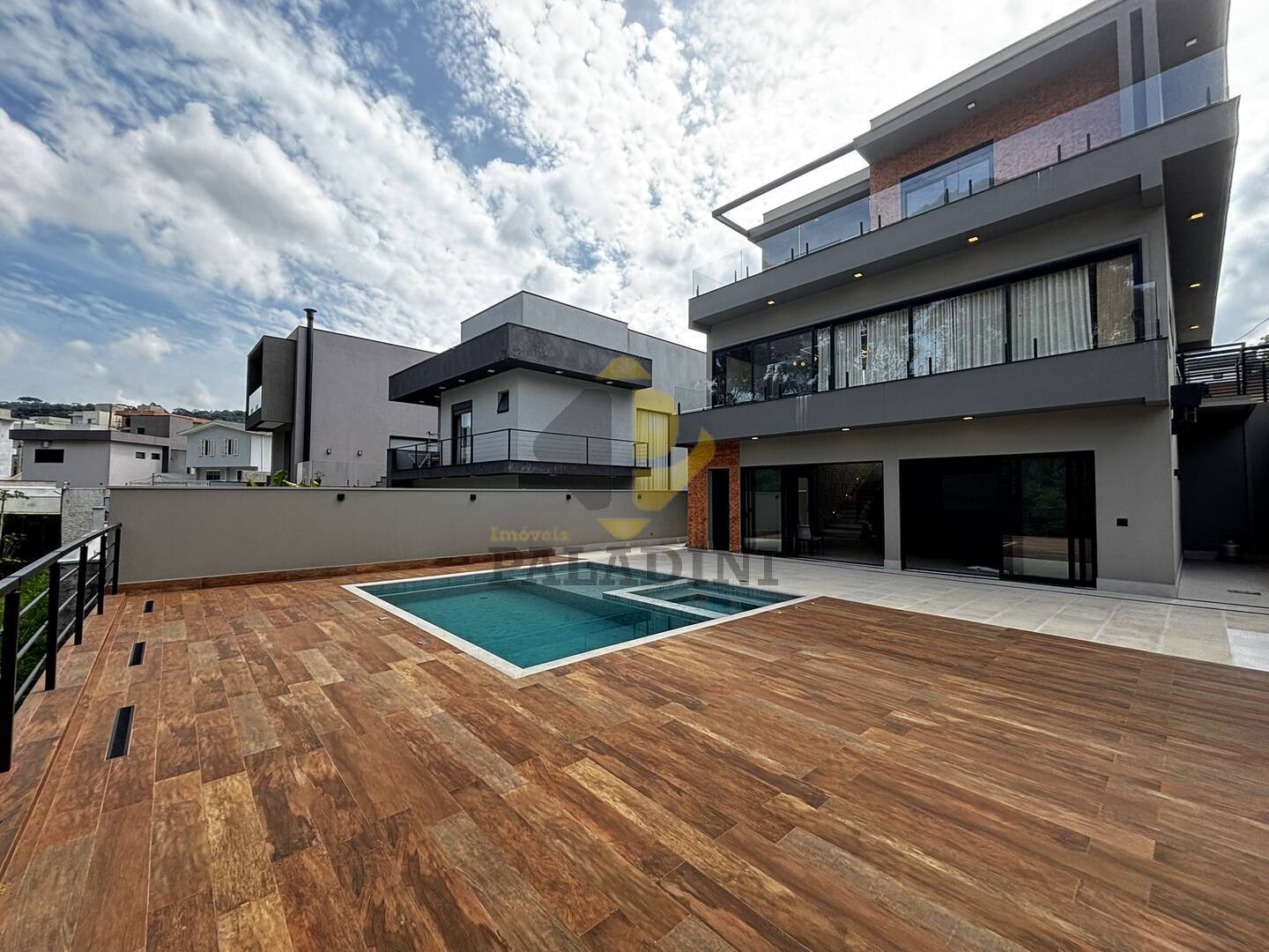 Casa, 3 quartos, 312 m² - Foto 2