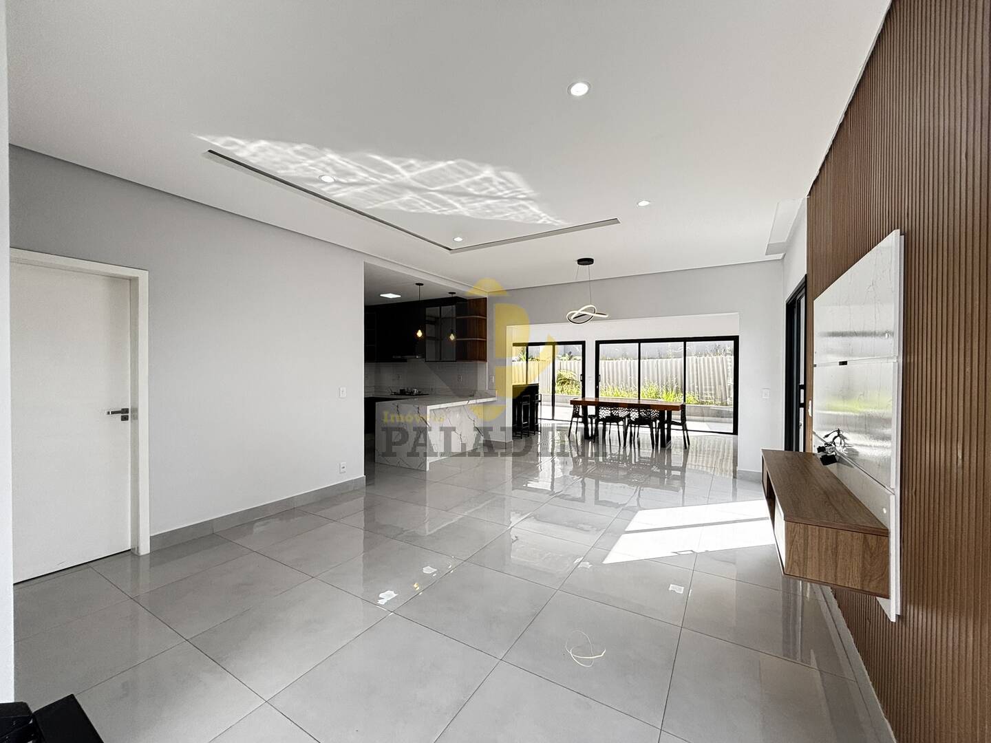 Casa, 3 quartos, 240 m² - Foto 4