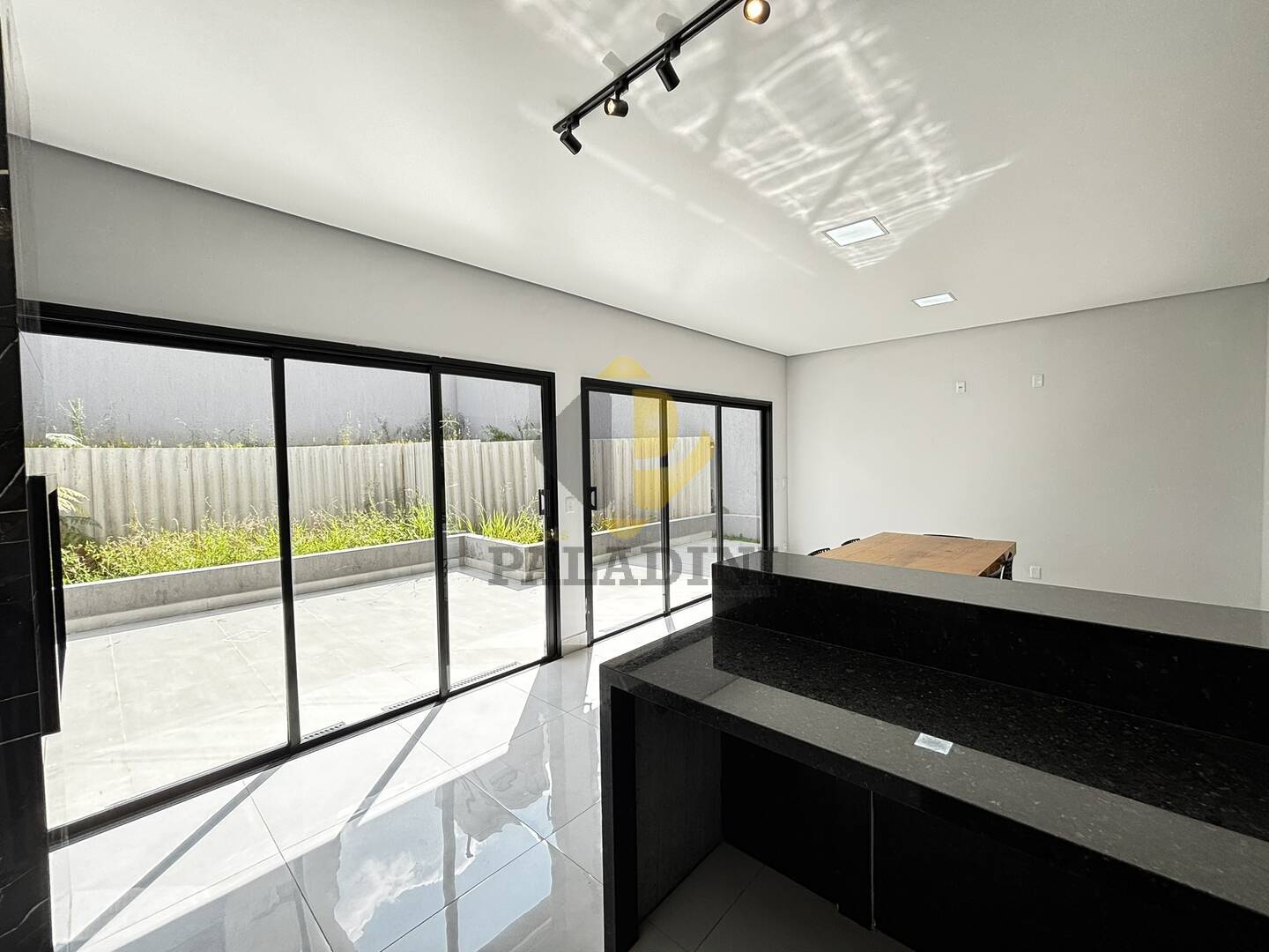 Casa, 3 quartos, 240 m² - Foto 15