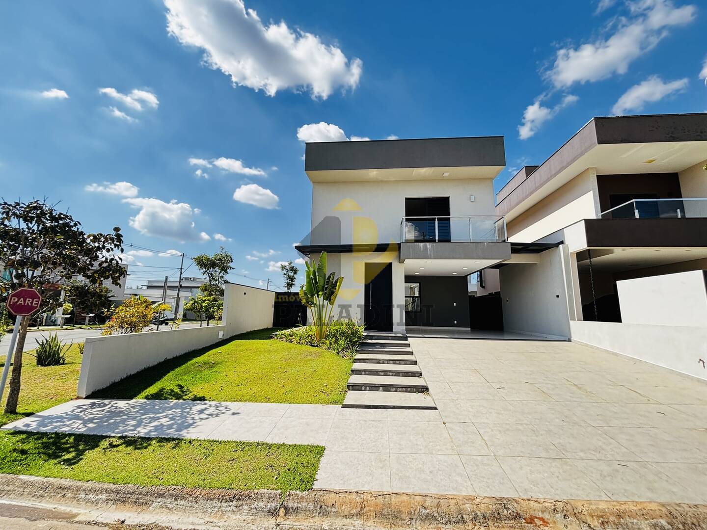 Casa, 3 quartos, 194 m² - Foto 2