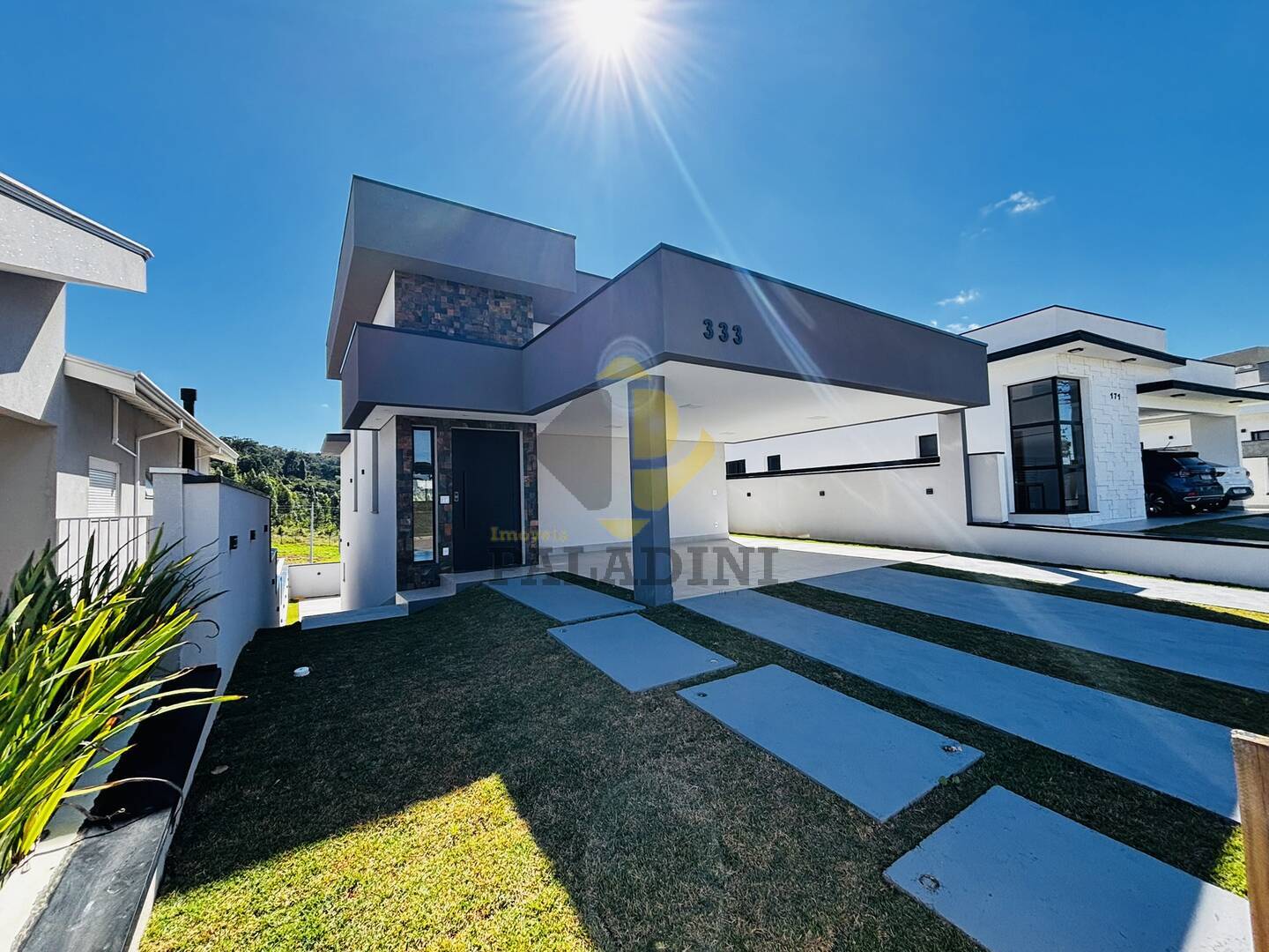 Casa, 4 quartos, 246 m² - Foto 1