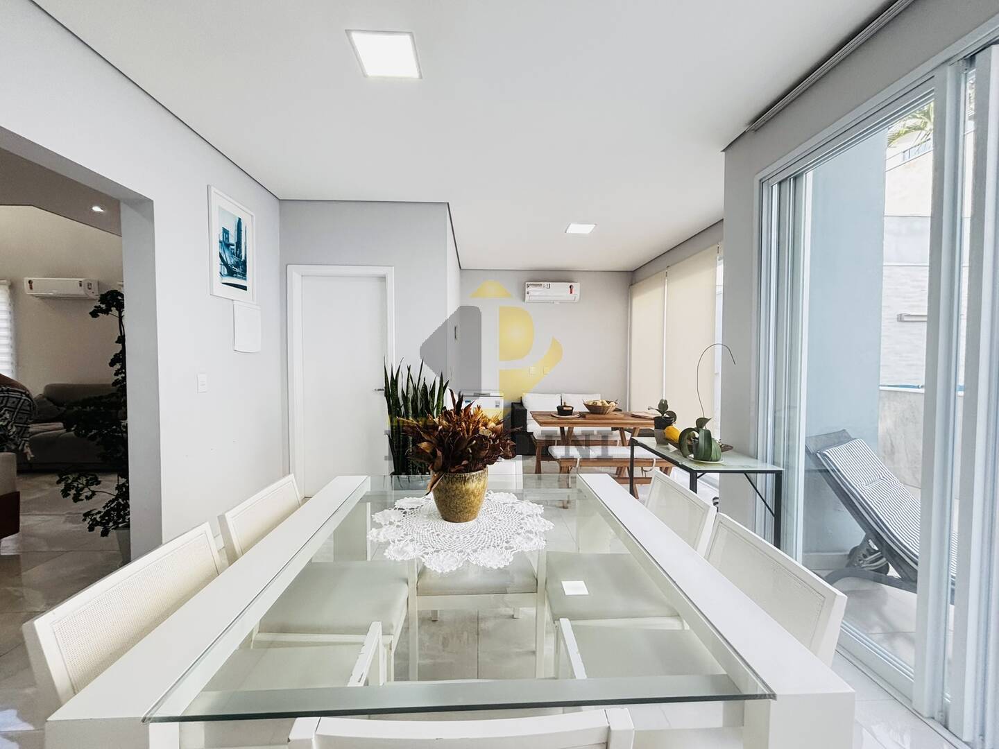 Casa, 3 quartos, 245 m² - Foto 8