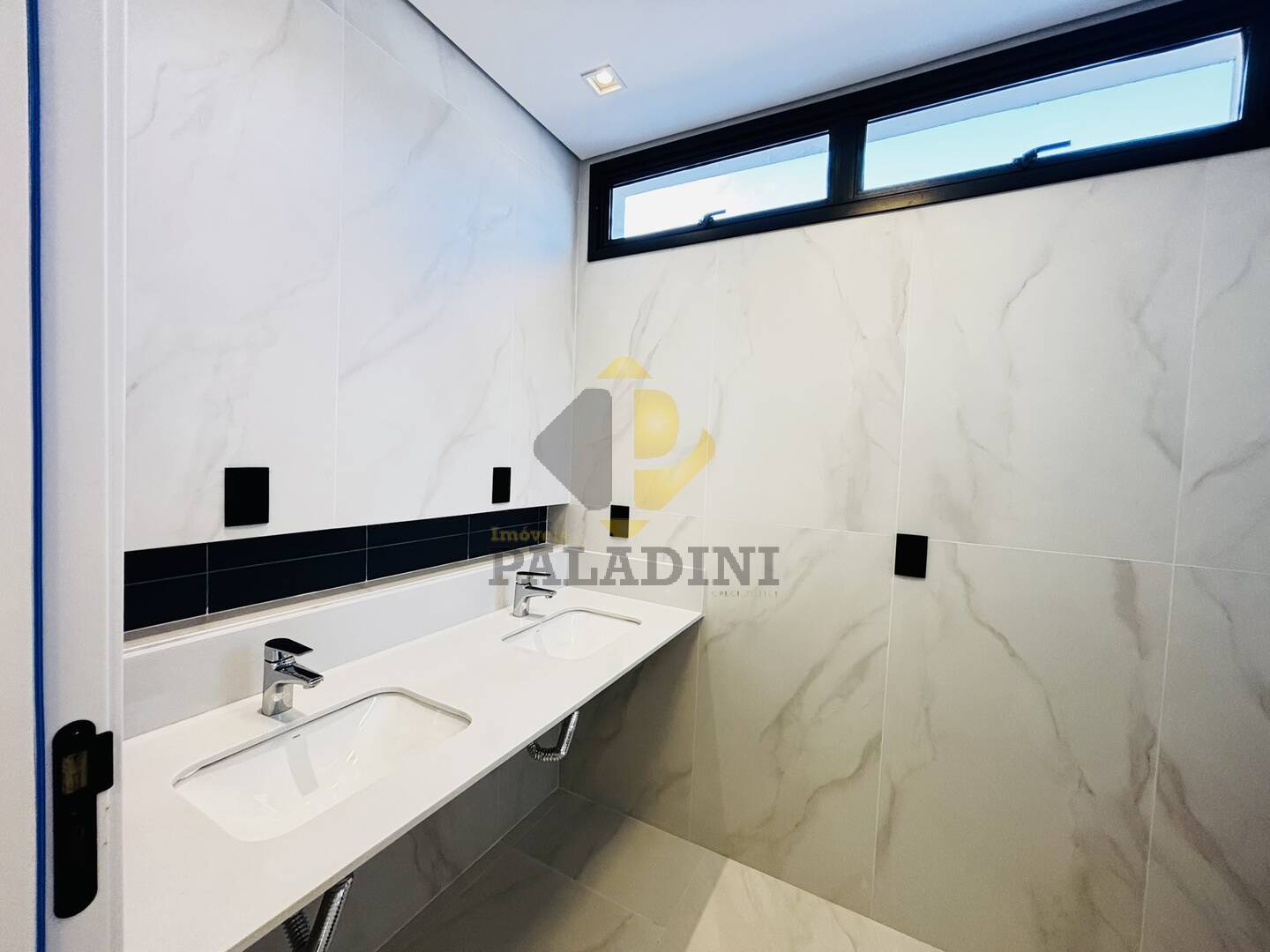 Casa, 3 quartos, 245 m² - Foto 34
