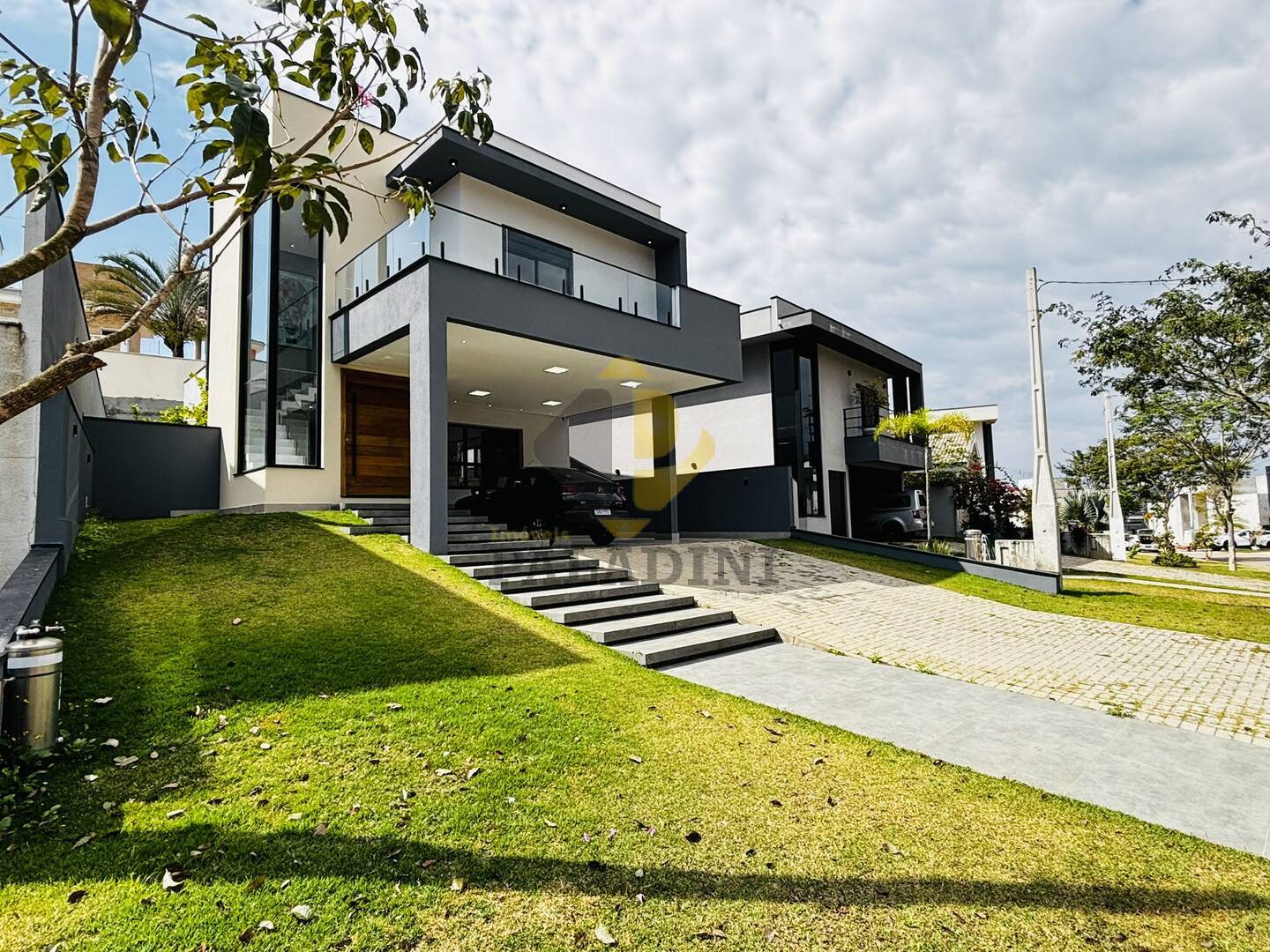 Casa, 3 quartos, 207 m² - Foto 1